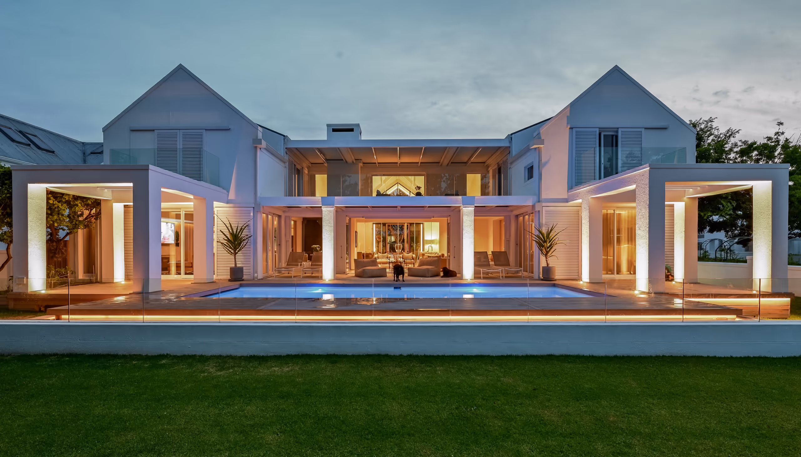 House E — twilight, de Zalze